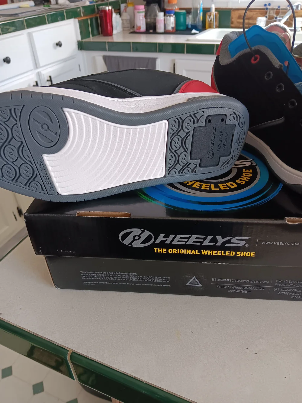 Heelys Boys  Black High-Top Skate Shoes with Red Logo Size 7